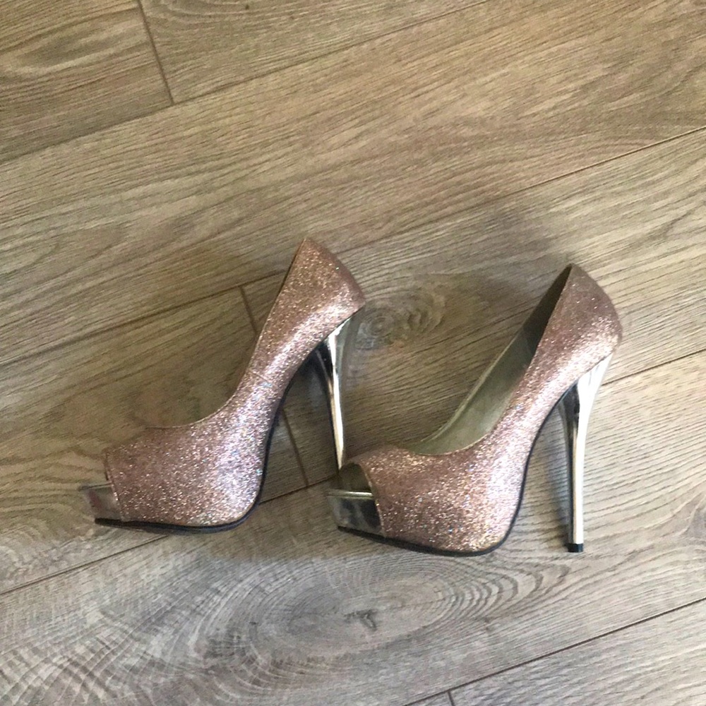 Sparkly pink shoes - used